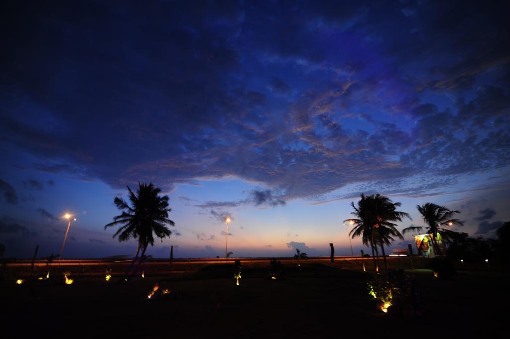 Onreech Hotel Seeduwa Exterior foto